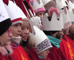 Koledníci Tříkrálové sbírky se vydali také do ulic Kyjova