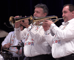 Seriál dechovek zahájili Vacenovjáci