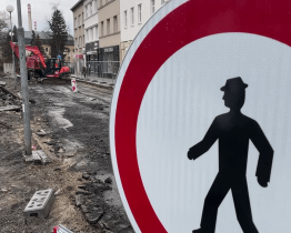 V centru města je nová uzavírka. Potrvá až do záříV centru města Zlín je nová uzavírka. Jde o komunikaci spojující náměstí Míru a ulici Soudní. 