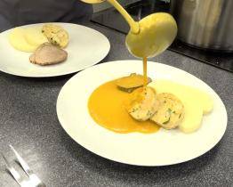 Kuchařky z rožnovských škol vařily společně s kolegyněmi ze Slovenska