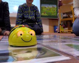 Žáci v malotřídce v Bohuslavicích se učí s pomocí robotů