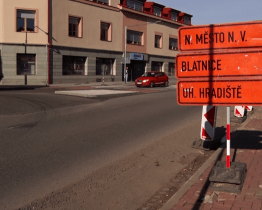 Do města se vrací objížďka