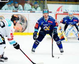 Brankář Kašík míří do Finska, oslabení Berani podlehli Spartě 