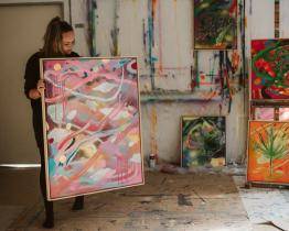 V Baťově institutu bude zahájena výstava exotických krajin Hany Mikulenkové