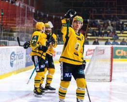 Vsetín smetl Prostějov a slaví postup do finále Chance ligy