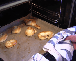 Děti pekly v muzeu velikonoční jidáše 