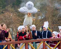 V Luhačovicích dali zimě sbohem vynesením Mořeny