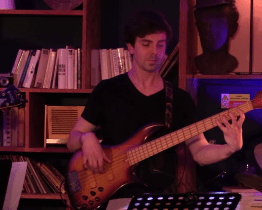 Kafé v kině zažilo večer s Behind the Door