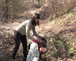 Uprchlíci pomáhali městu s úklidem