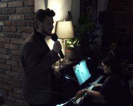 David Macháček a Kateřina Marie Kraftová koncertovali v Kafe Uprostřed