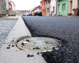 Revitalizace Vrchlického ulice pomalu končí