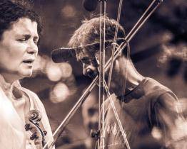 Zahájení sezony bude letos v Baťově Památníku velkolepé. Přijede Iva Bittová