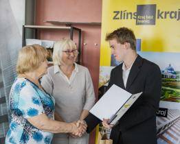 Hejtman vyznamenal dárce kostní dřeně