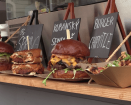 Na Masarykovo náměstí přijely foodtrucky plné jídla