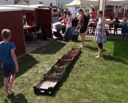 Den pro rodinu nabídl bosochodník i malování na obličej