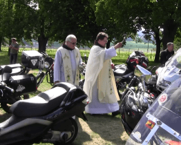 Motorkáři přijeli na pouť