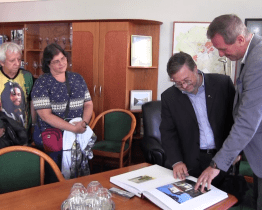 Brazilský konzul přivezl sošku Panny Marie