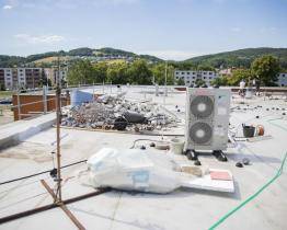 Na Peroutkově nábřeží začala výstavba nového Zdravotnického operačního střediska