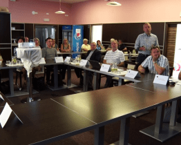 Hranaté stoly chtějí jít "na hranu" a přispět k nejlepším řešením