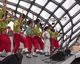 Na festivalu Štěpy vystoupilo na pět set krojovaných