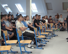 Gymnázium Jana Pivečky navštívila delegace z amerického velvyslanectví