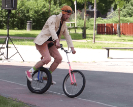 Hrátky využily nové dětské hřiště v Chaloupkách