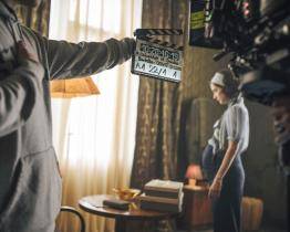 Dobové drama s Eliškou Křenkovou v hlavní roli ukazuje baťovský svět 30. let