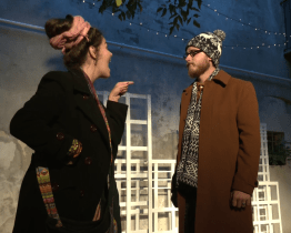 Divadlo DONDI hrálo už potřetí na nádvoří kavárny