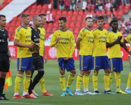 Slovácko porazilo Hradec Králové, Zlín doplatil na vyloučení kapitána Procházky