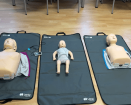 Hasiči trénují resuscitaci na nových figurínách 