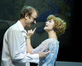 Novou sezónu zahájí zlínské divadlo hořkosměšnou hrou Mary Page Marlowe. V jedné roli se vystřídá 6 hereček