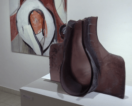 Městskou galerii Panský dvůr zaplavily skleněné objekty