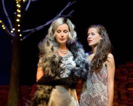 Na jevišti zlínského divadla rozkvete Albion. Hru oceňovaného dramatika uvedou divadelníci v české premiéře