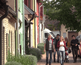 Turisté vyrazili za burčákem