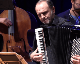 Návštěvníci Klubu přátel hudby si vychutnali tango a víno