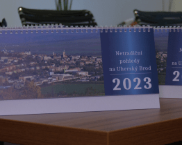Nový stolní kalendář na rok 2023 je už v prodeji
