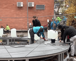 Vedle rektorátu UTB vzniklo Memento Covid-19