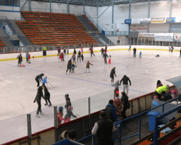 Zimní stadion je pořád otevřen veřejnosti k bruslení