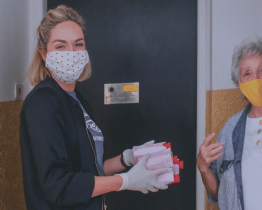 Rok seniora uzavřela výstava Neviditelná většina. Zahájila ji Taťána Kuchařová 