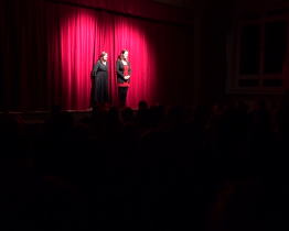 Sněhurka a trpaslík: Místo pohádky komedie na vesnici