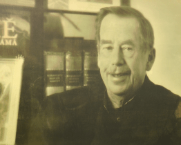 Papírenský kutil Brunton vystavoval v galerii