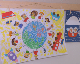 Prodejní výstava obrázků dětí z mateřských škol má pomoci Viktorce