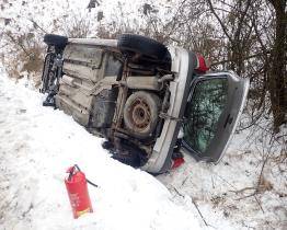 Řidička havarovaného vozidla skončila v péči záchranářů
