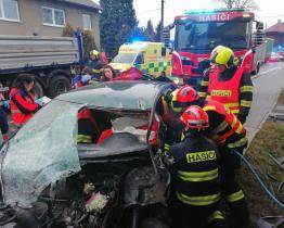 U pondělní vážné nehody na Vsetínsku zasahoval i vrtulník
