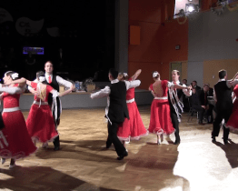 Po covidové pauze si žáci i jejich rodiče užili školní ples