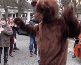 Členové Slováckého souboru se vydali na fašankovou obchůzku po Kyjově