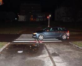 Automobil srazil ve Zlíně-Prštném opilou chodkyni. Zřejmě přecházela na červenou