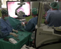 Nemocnice zakoupila unikátní 3D mikroskop na operace očí