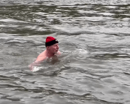 Na fašanku nechyběly masky, zabíjačkové speciality ani otužilci