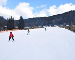 Lyžařská sezóna končí. Vlek na sjezdovce Horal ve Velkých Karlovicích se v neděli rozjede naposledy